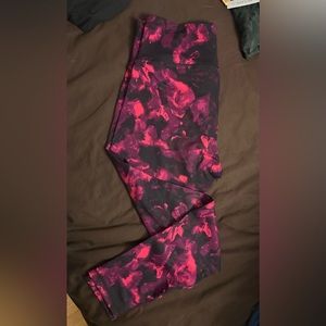 Old Navy Active leggings colour berry print XL EUC